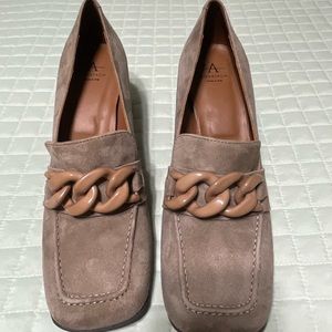 AQUATALIA Size 8 1/2 M Shoes